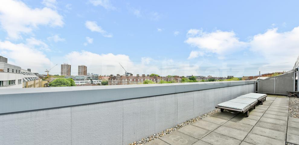 			NEW INSTRUCTION , 1 Bedroom, 1 bath, 1 reception Penthouse			 Tabard Street , Borough